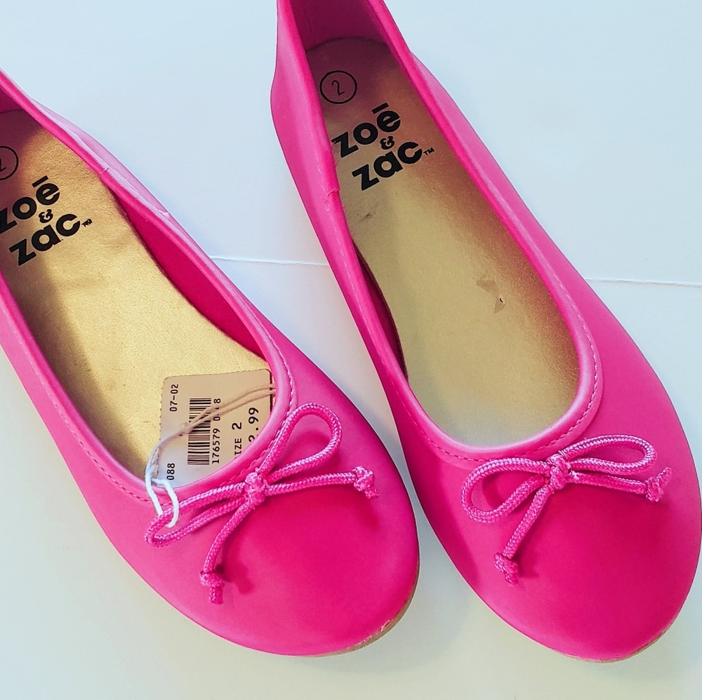 NWT! Zoe & Zac Flats